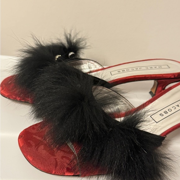 Marc Jacobs red fur sandal mules kitten heel - Picture 9 of 10